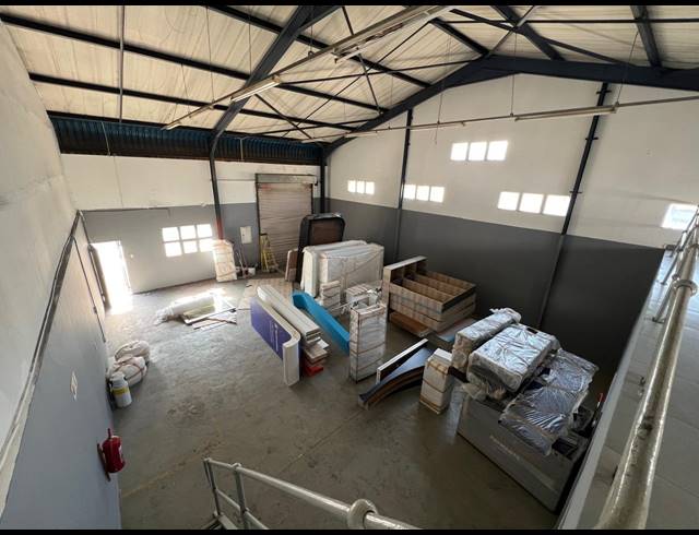 190M² WAREHOUSE TO LET IN LASER PARK